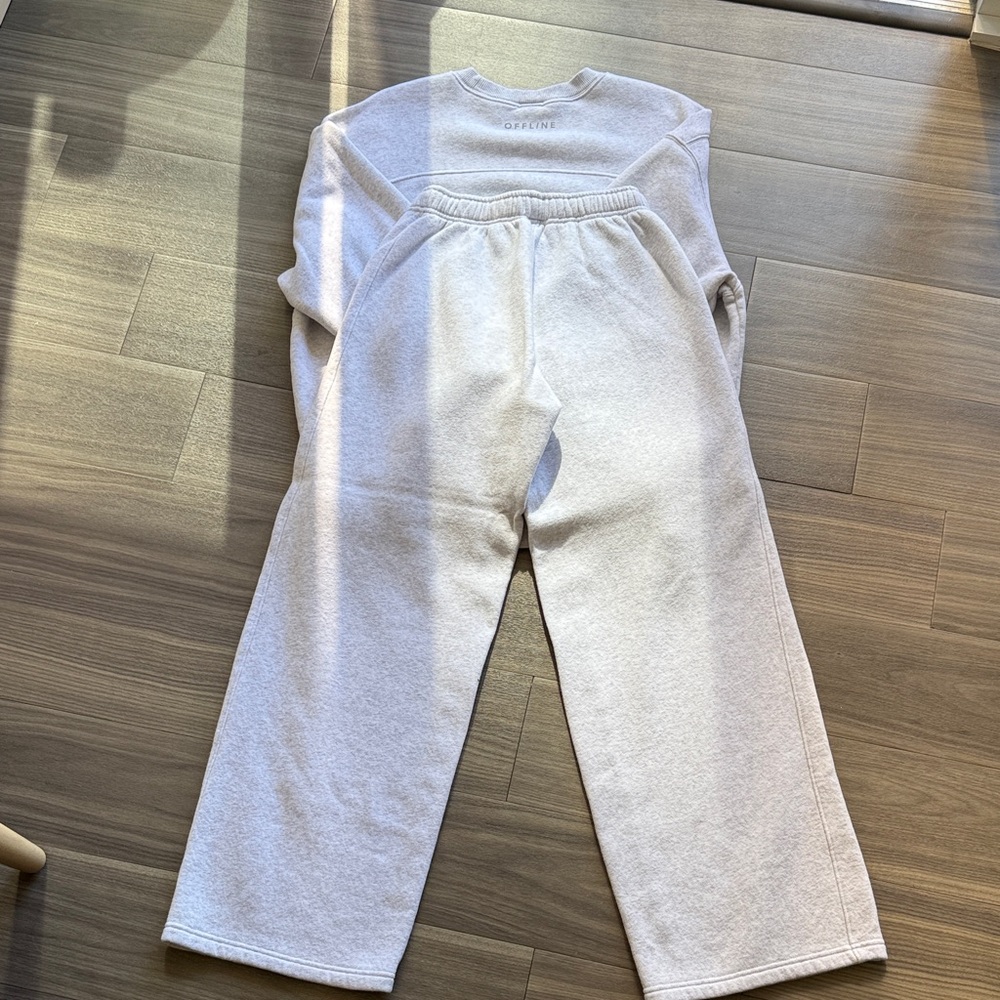 Aerie OFFLINE Heather Grey Fleece Sweat Set Crewneck & Wide Leg Sweatpants - Picture 4 of 4